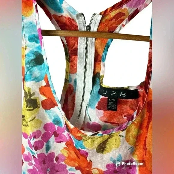 6.$20. U2B FLORAL TANK TOP BACK zipper tropical Bahamas boho vacation - Picture 2 of 4